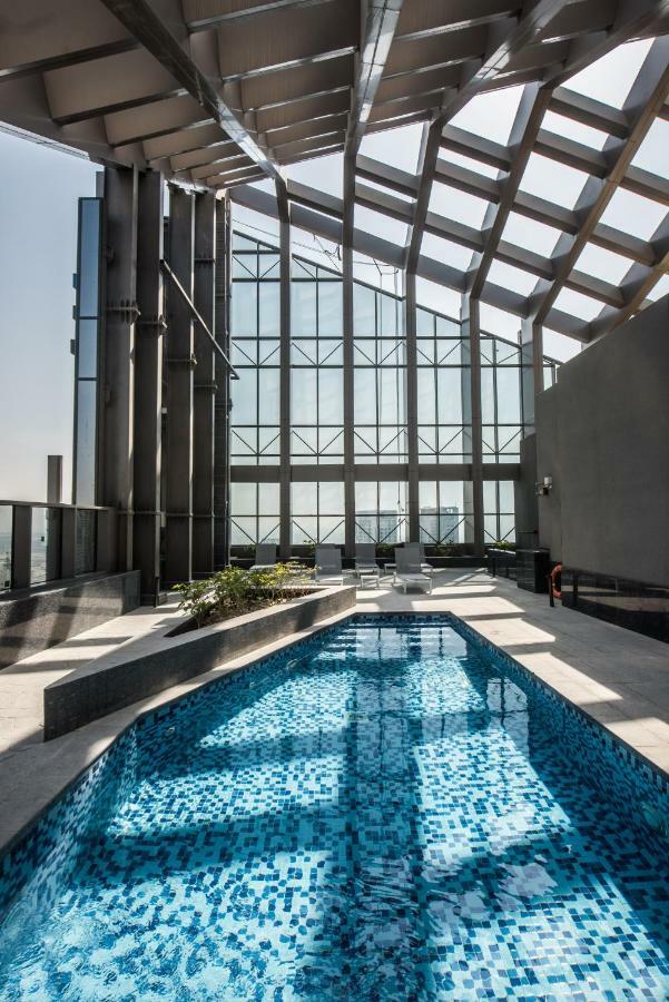 Fantastay Sparkle Tower One Bedroom Suite Marina View Dubai Exterior foto